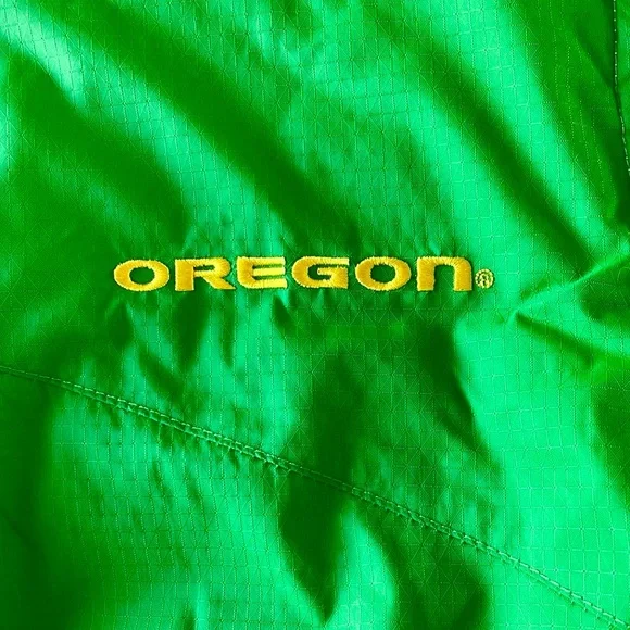 Columbia Reversible Collegiate Vest, L, NWT - Picture 4 of 13